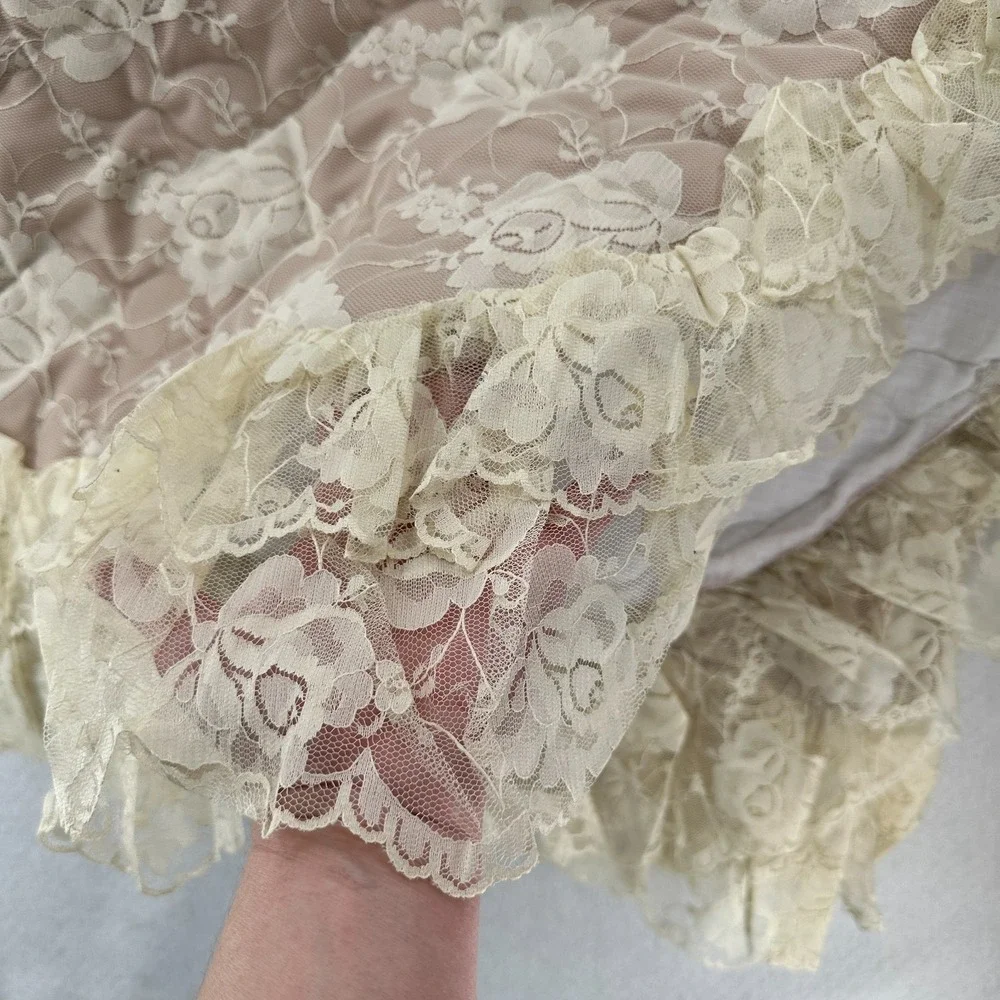 VINTAGE USA Floral Lace‎ Overlay Twin Comforter Blanket Quilt Ruffle Trim 107X80